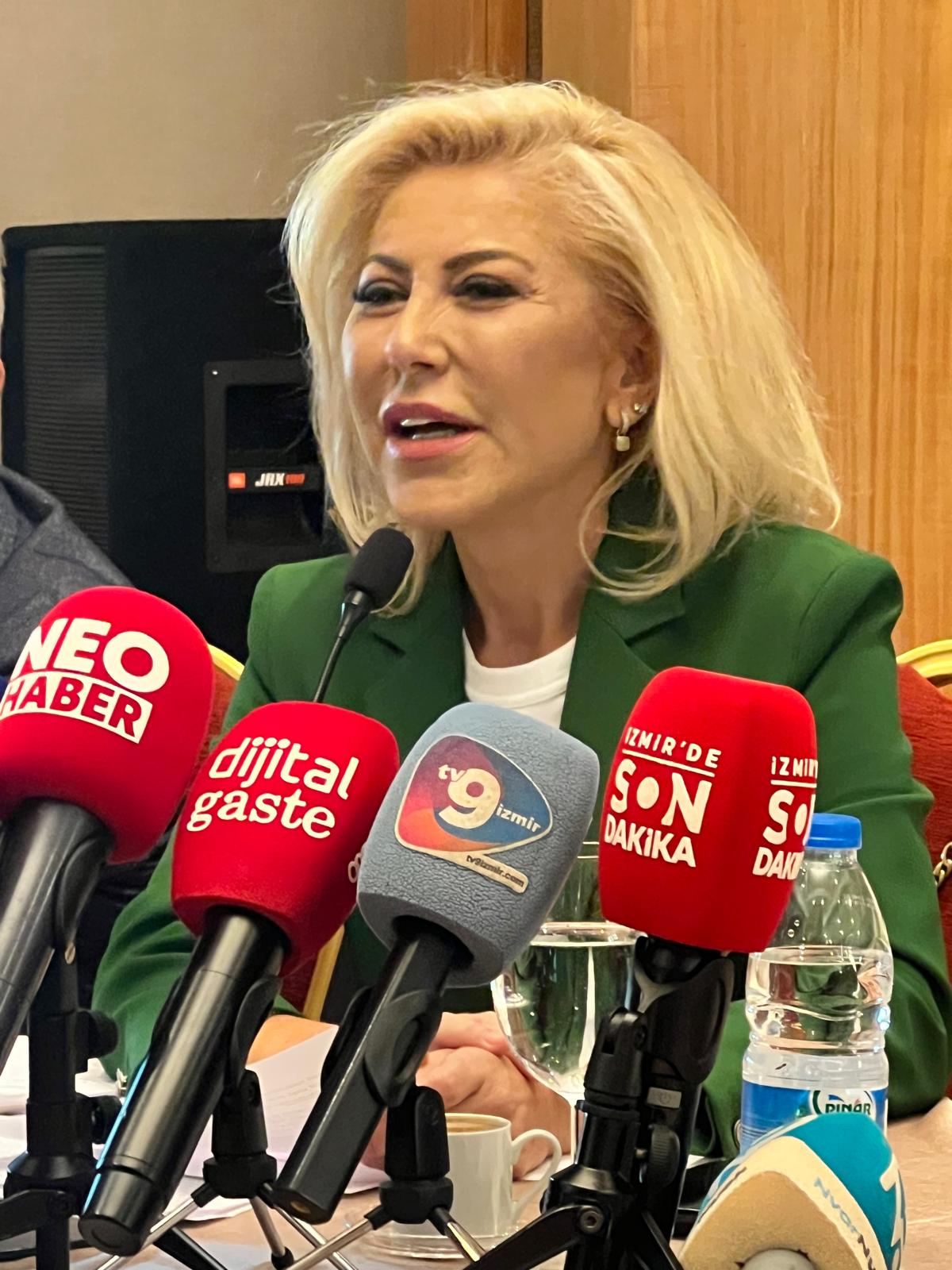 İzmir'in kronikleşen sorunları ve yerel yönetim eleştirisi