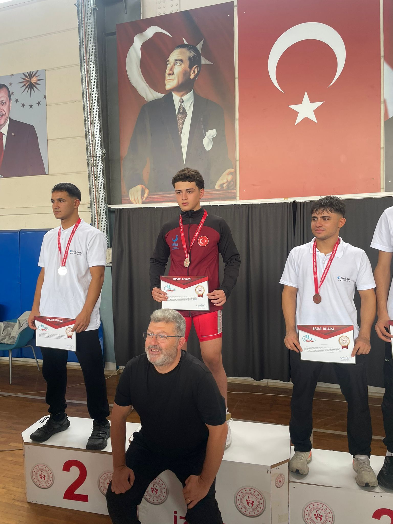 Aliağa’nın Genç Güreşçileri Okullarını İzmir Üçüncüsü Yaptı (3)