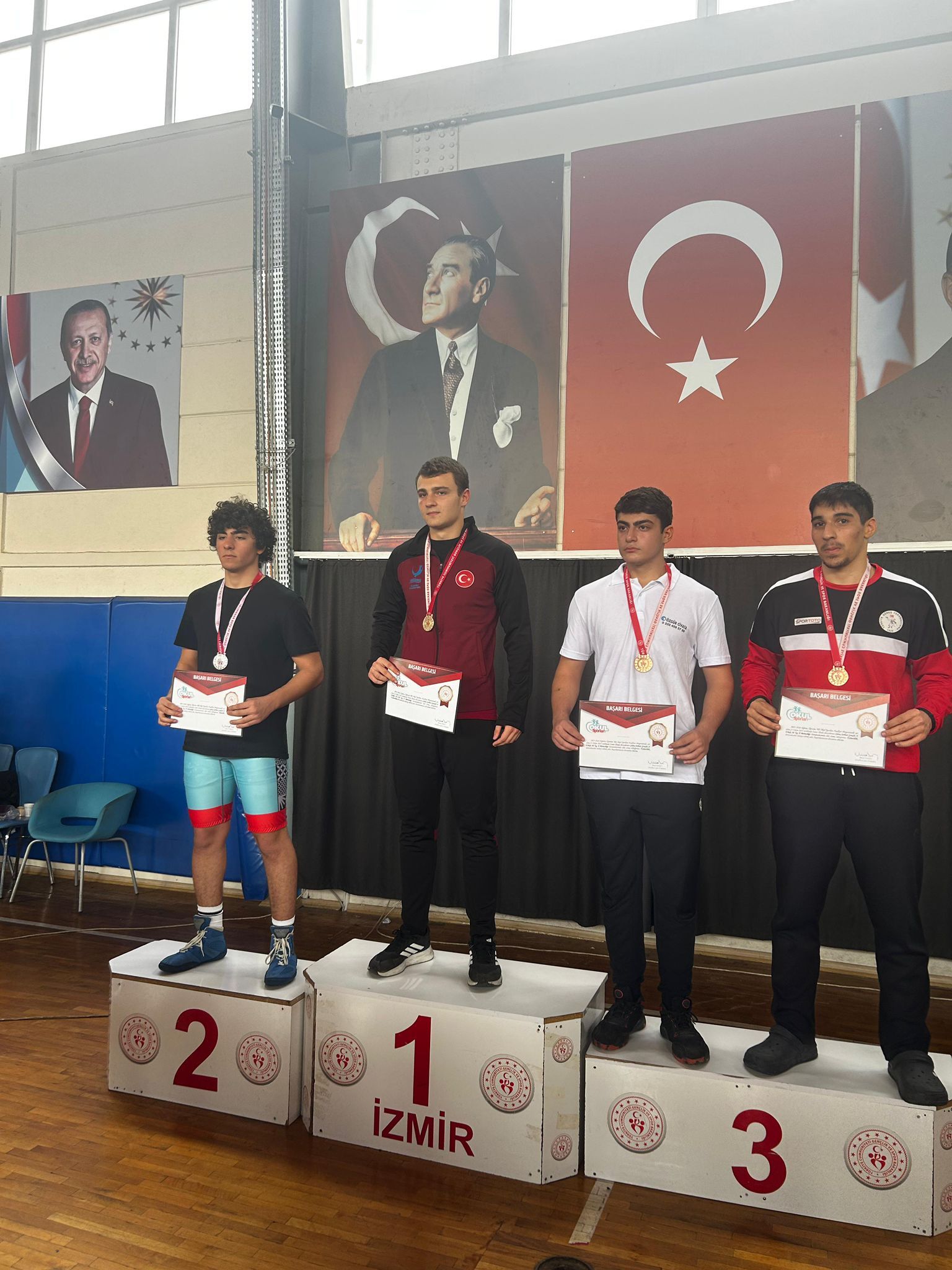 Aliağa’nın Genç Güreşçileri Okullarını İzmir Üçüncüsü Yaptı (5)