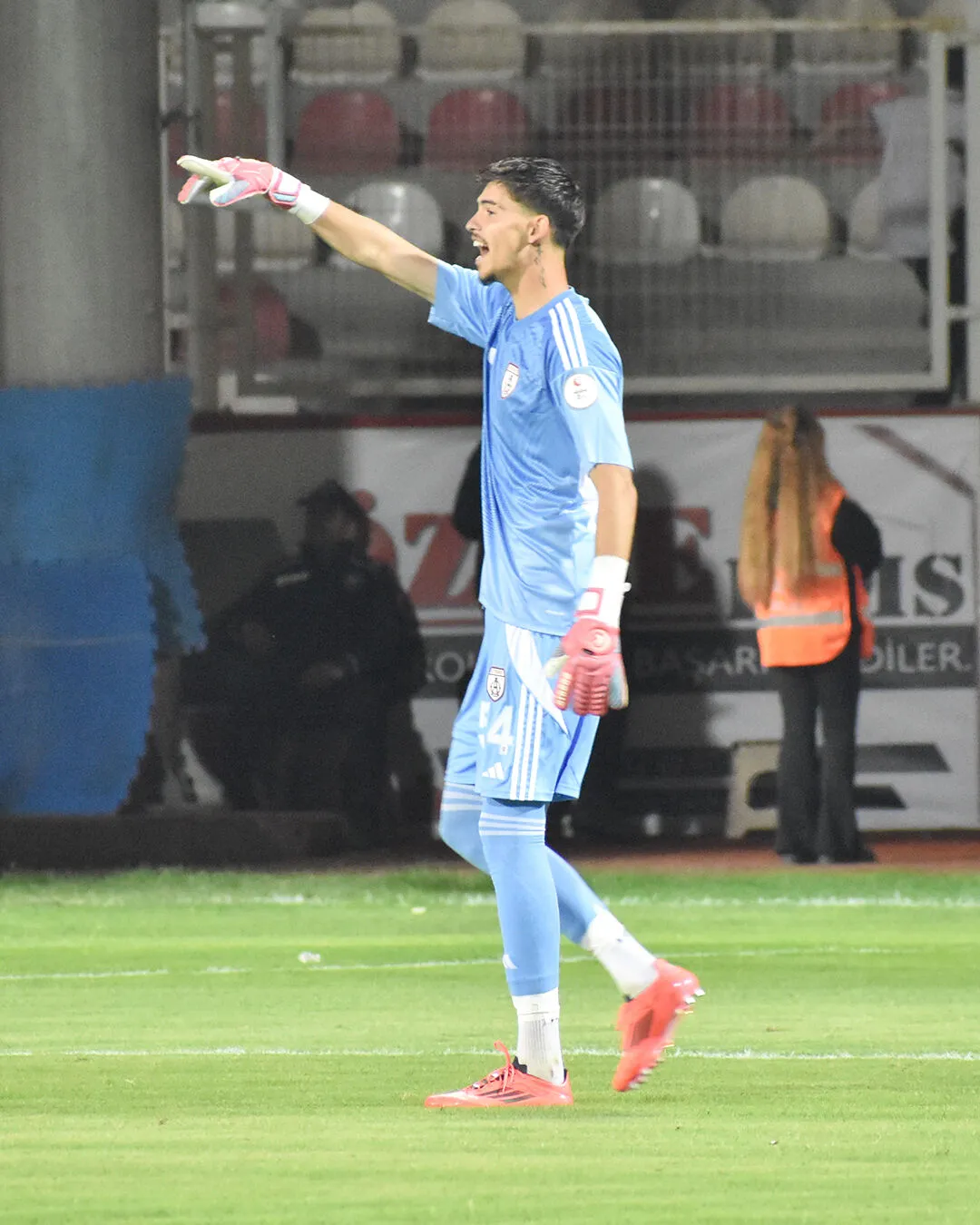 Takım arkadaşlarından büyük alkış