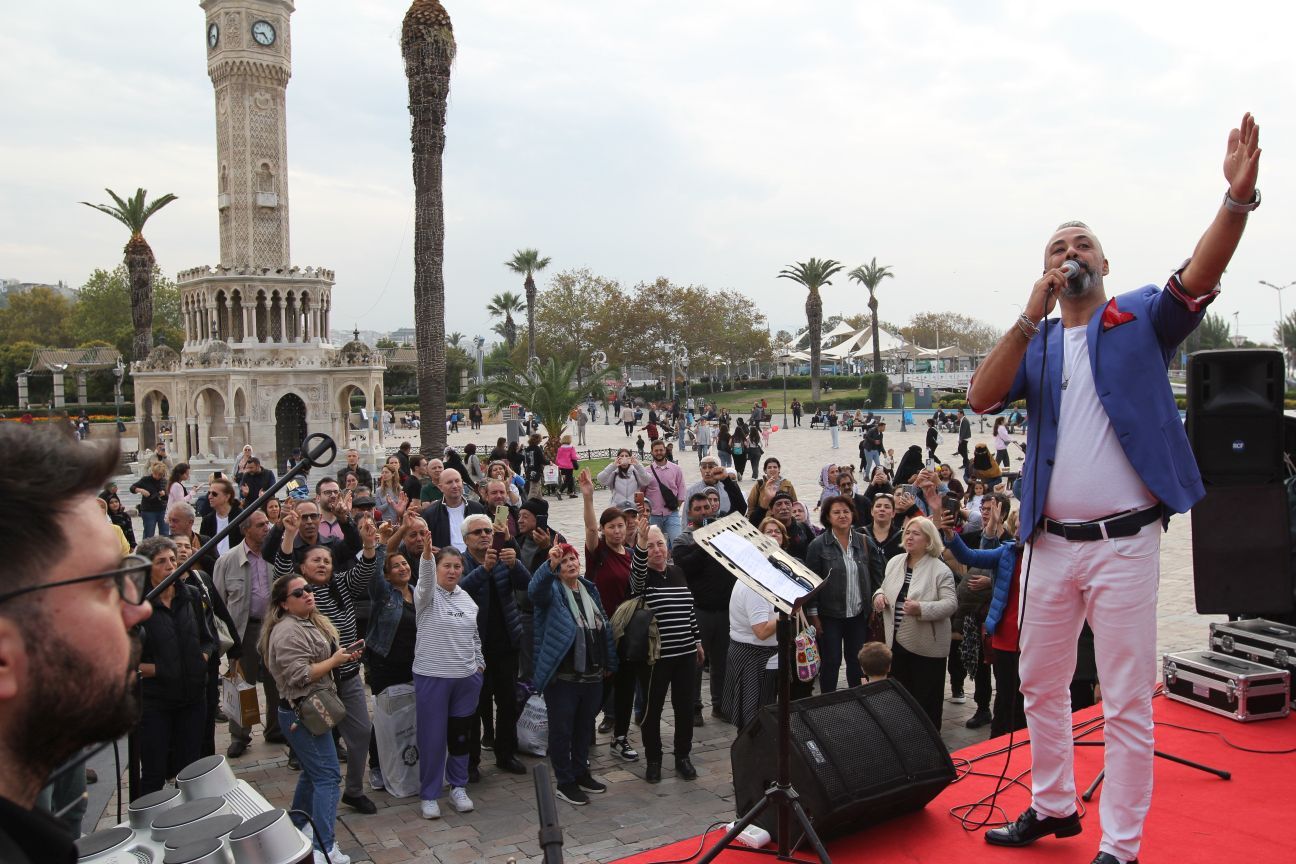 +++Atatürk'ün Sevdiği Şarkılar Mini Konser (40)