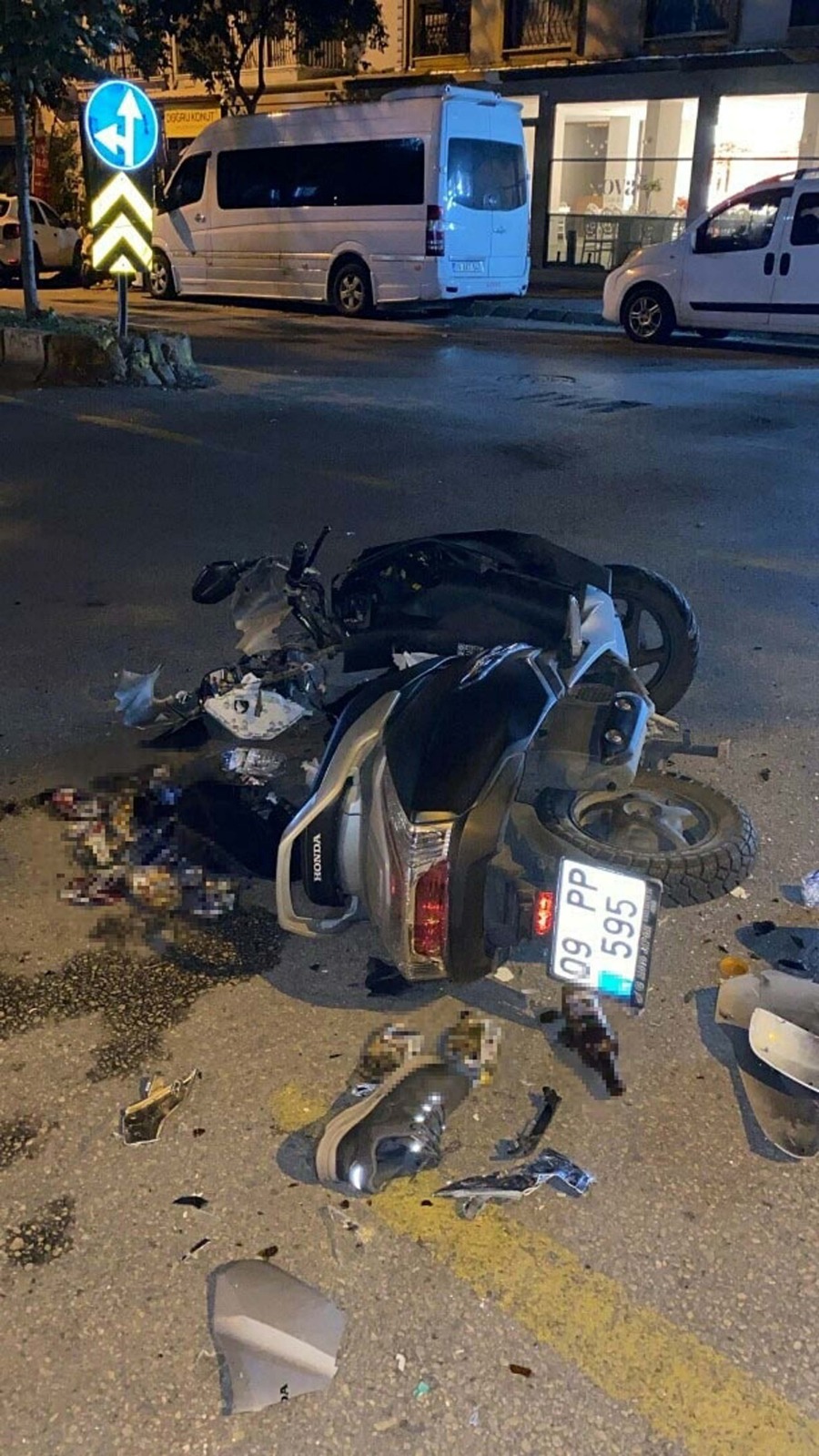 Ağır yaralı eşin durumu ciddiyetini koruyor, kaçan sürücü aranıyor