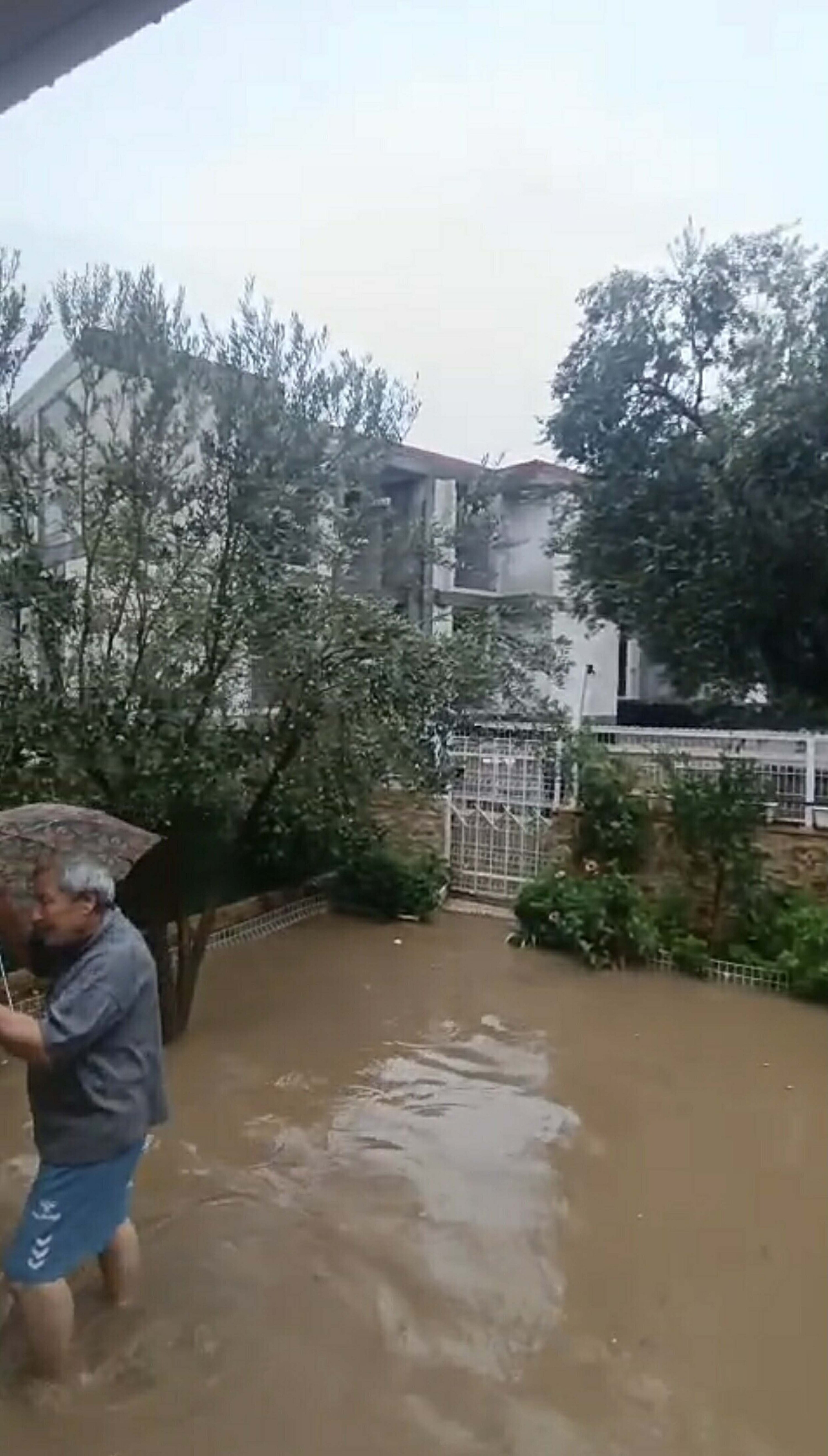 Ayvalikta Saganak Metrekareye 2