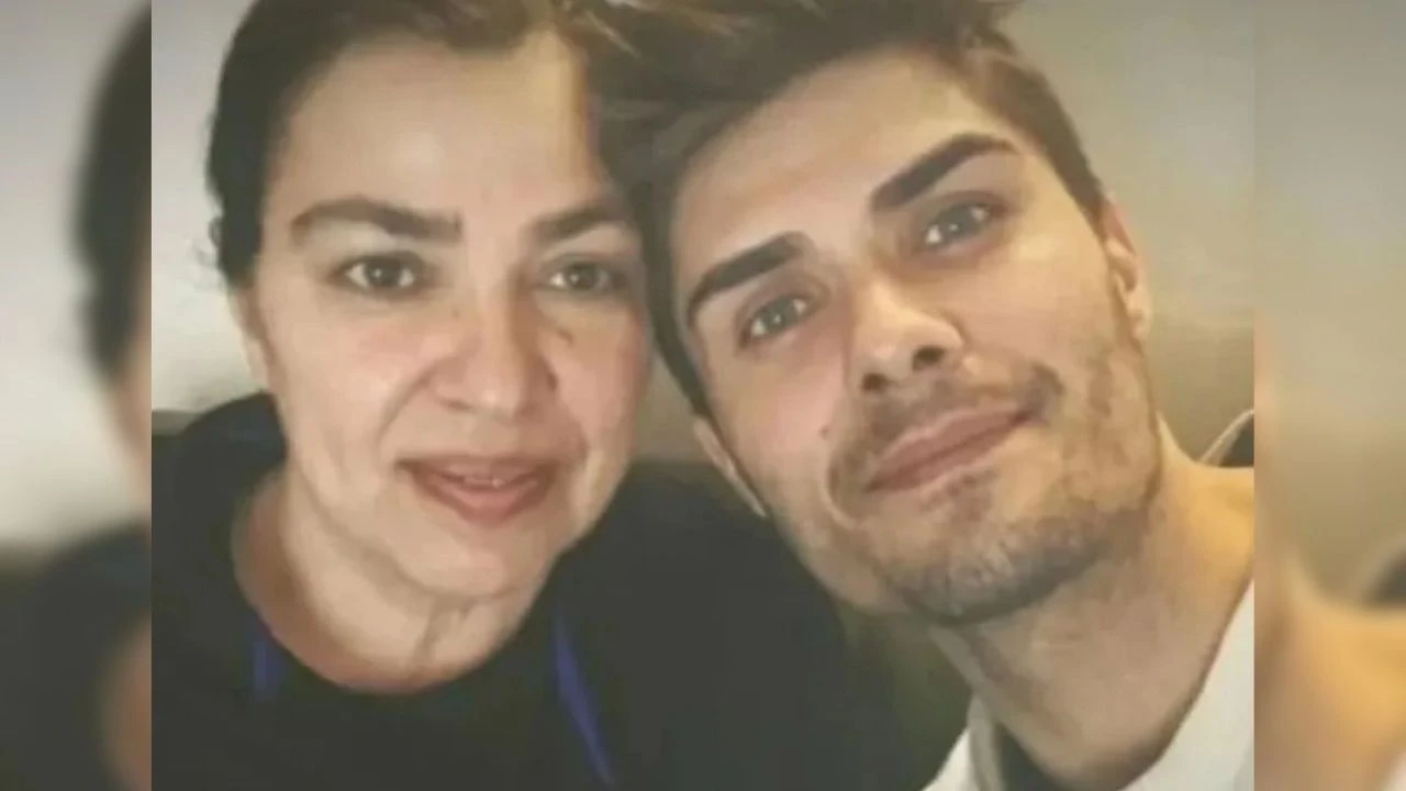 Barış Murat Yağcı Ve Annesi