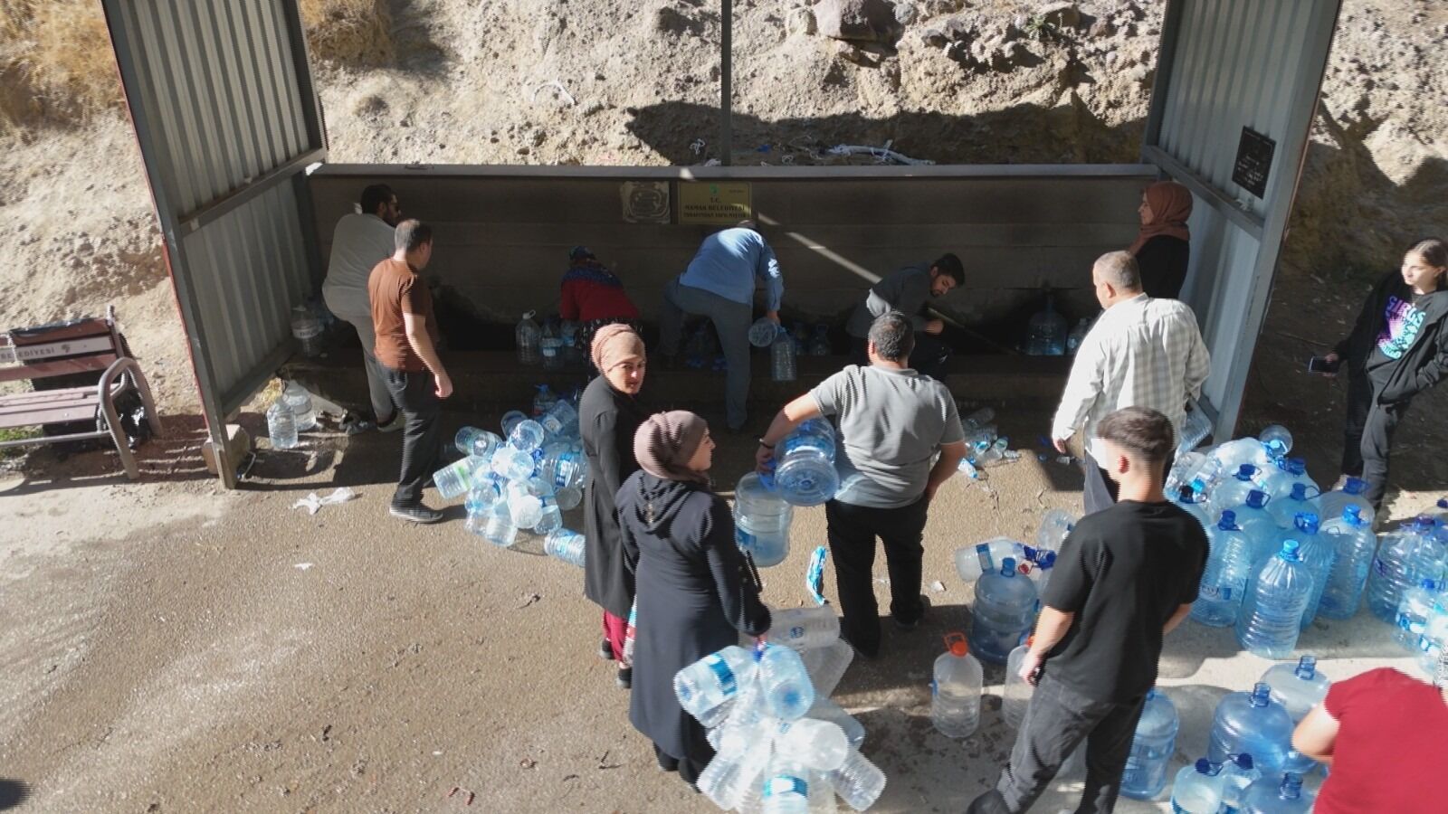 Tanker çözümü yetersiz kaldı: "4 gündür yıkanamıyorum"