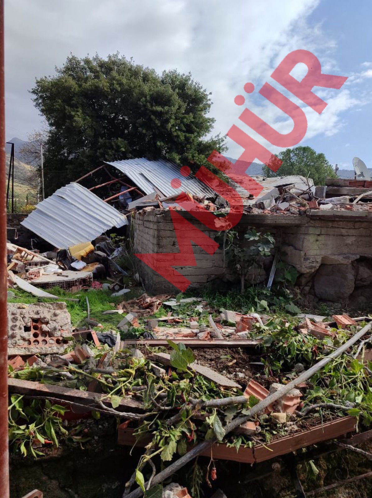 Bayraklı Evde Patlamaa 2