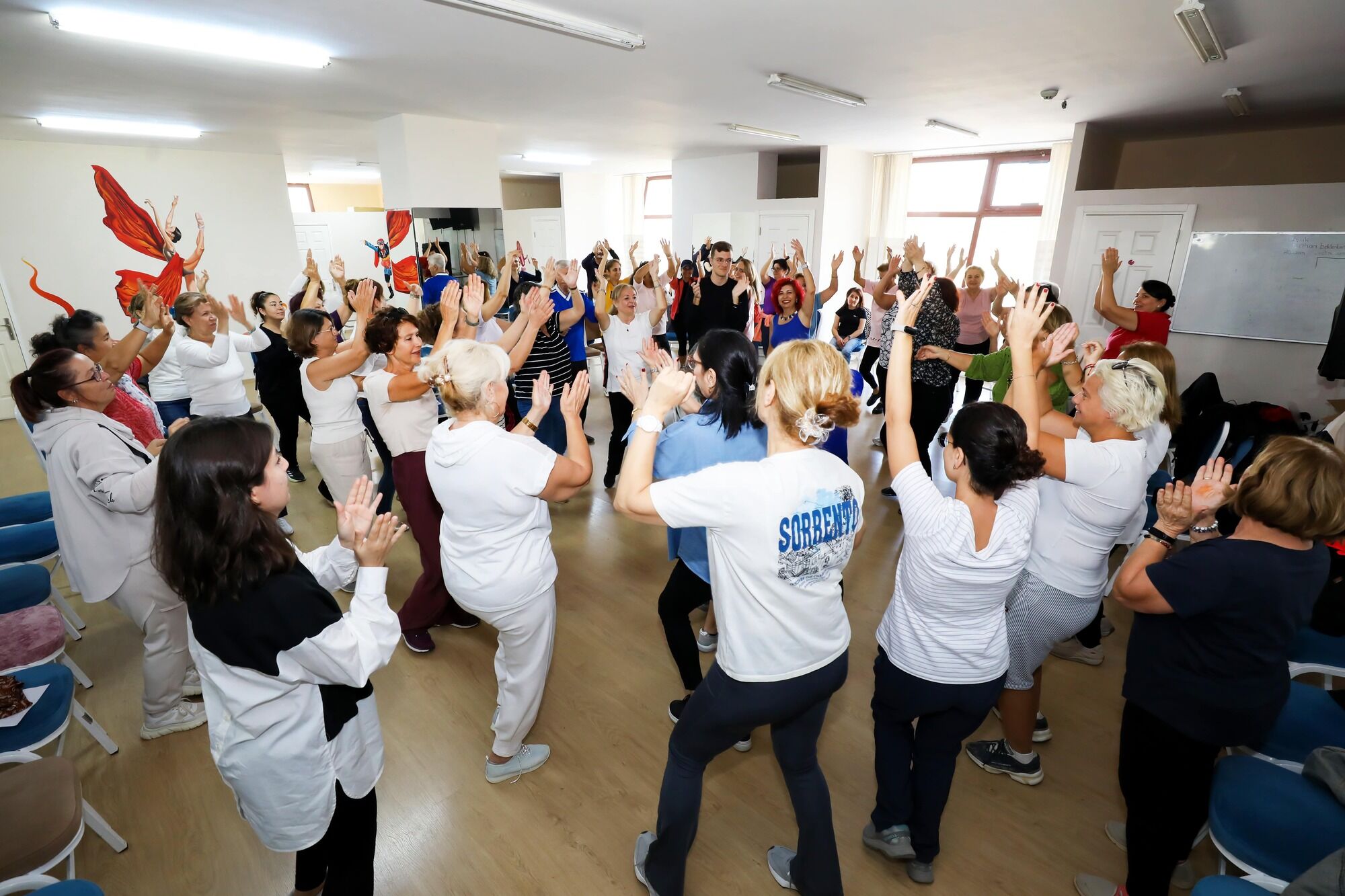 Bedeni̇n Şi̇fasi Kahkaha Ve Dansla