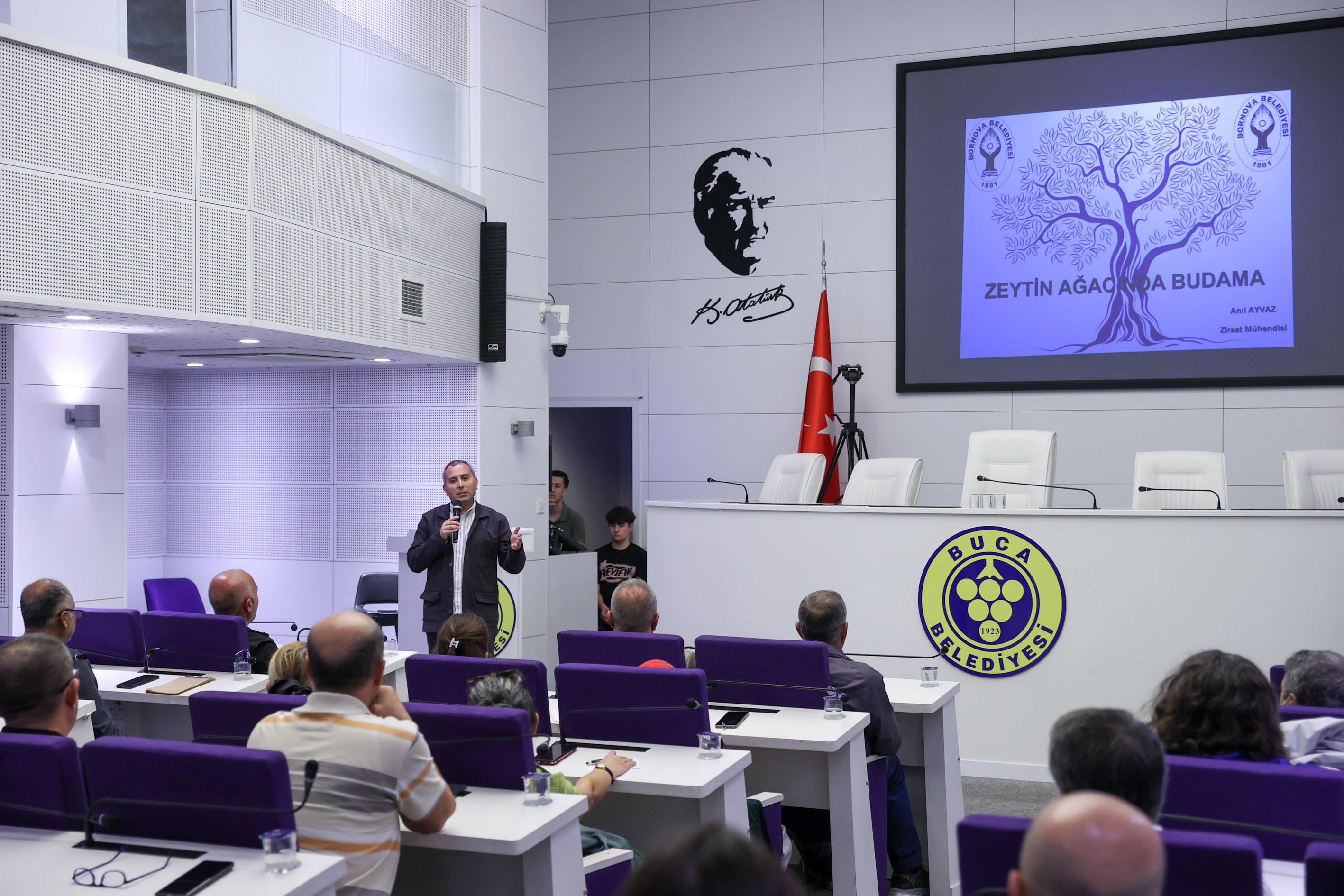 Buca Belediyesi’nden Zeytin Budama Eğitimi (3)