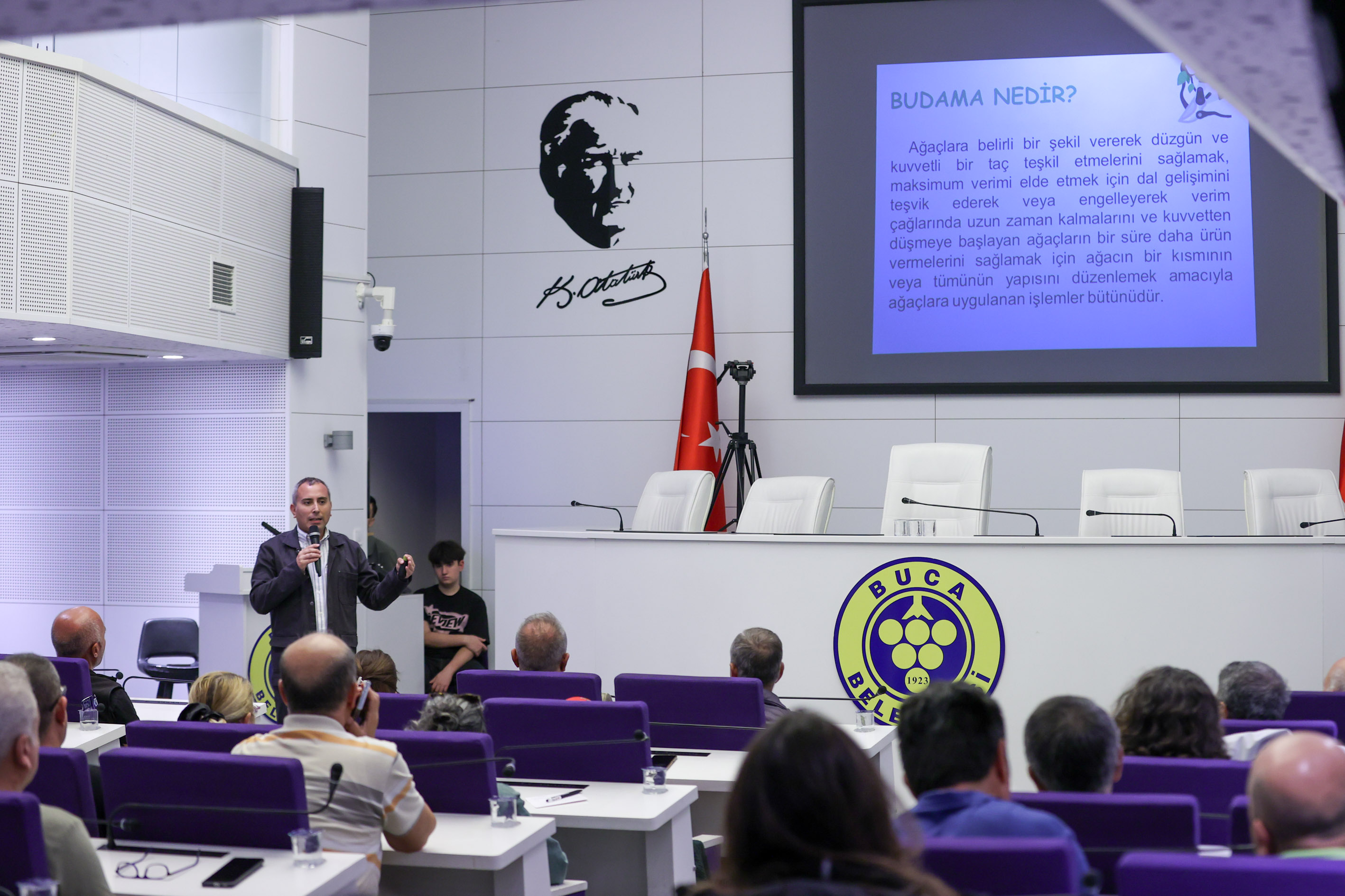 Buca Belediyesi’nden Zeytin Budama Eğitimi (5)