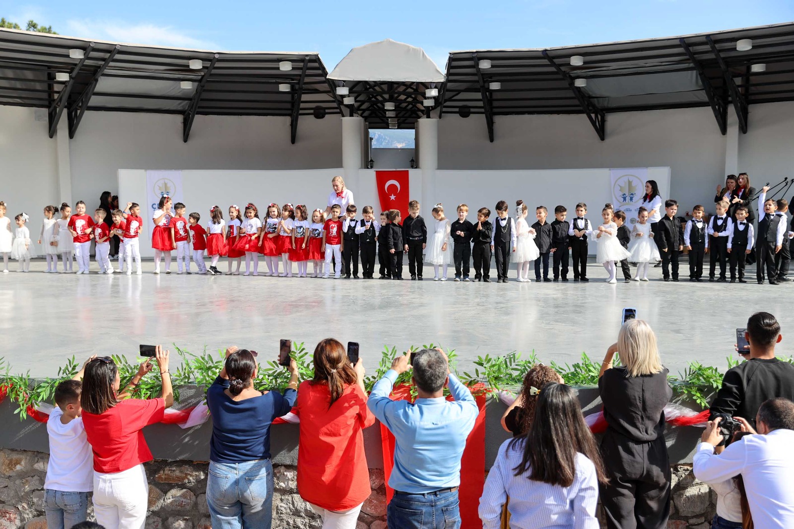 Bucalı Miniklerden Duygu Dolu Kutlama 10