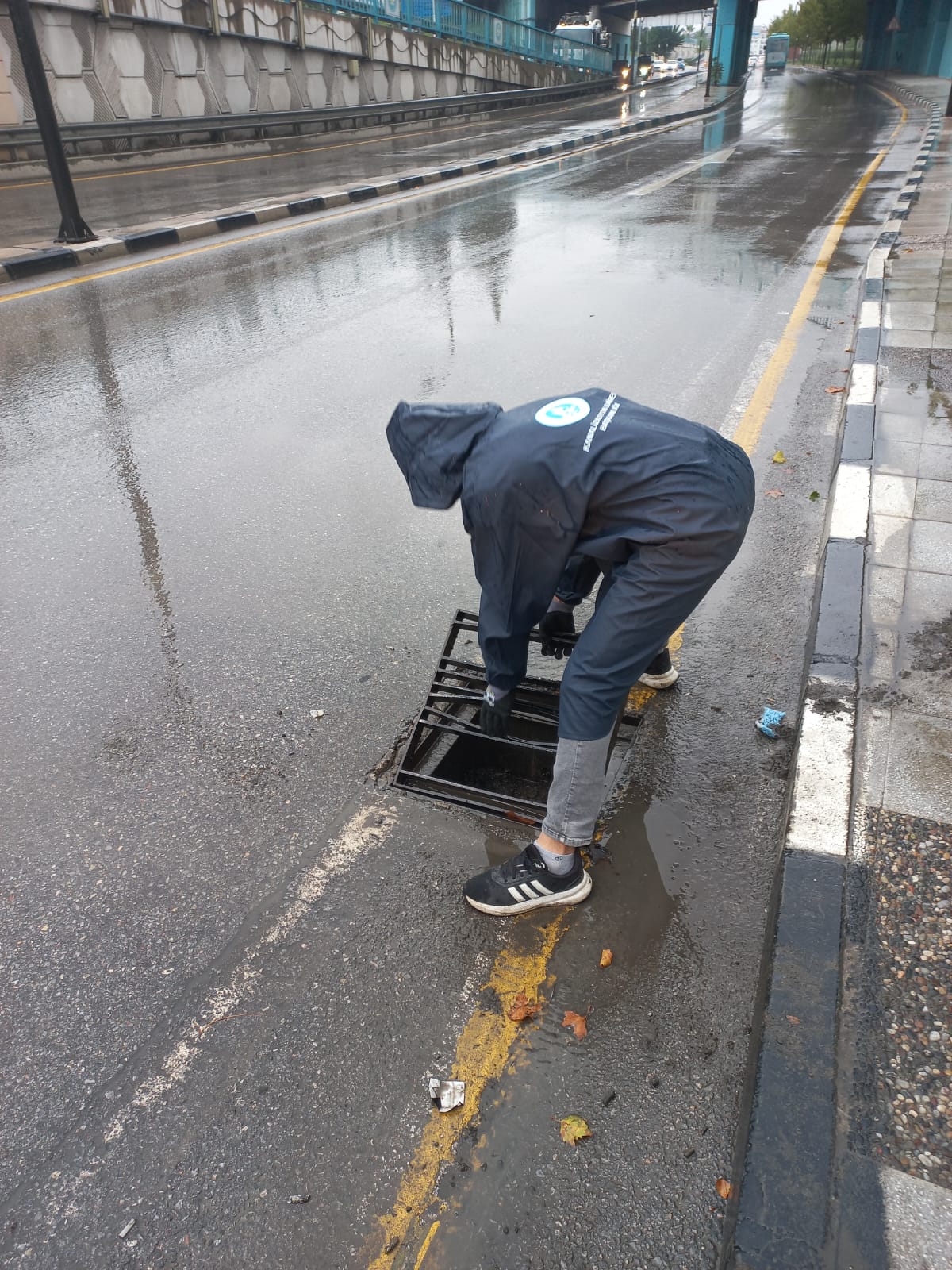 Büyükşehir Ve Maski̇ Ekipleri Yağmur Için Sahada (14)
