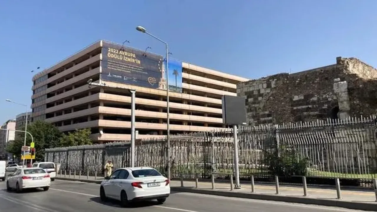 Çankaya Katlı Otoparkı çıkışı: Survivor gibi memleket!