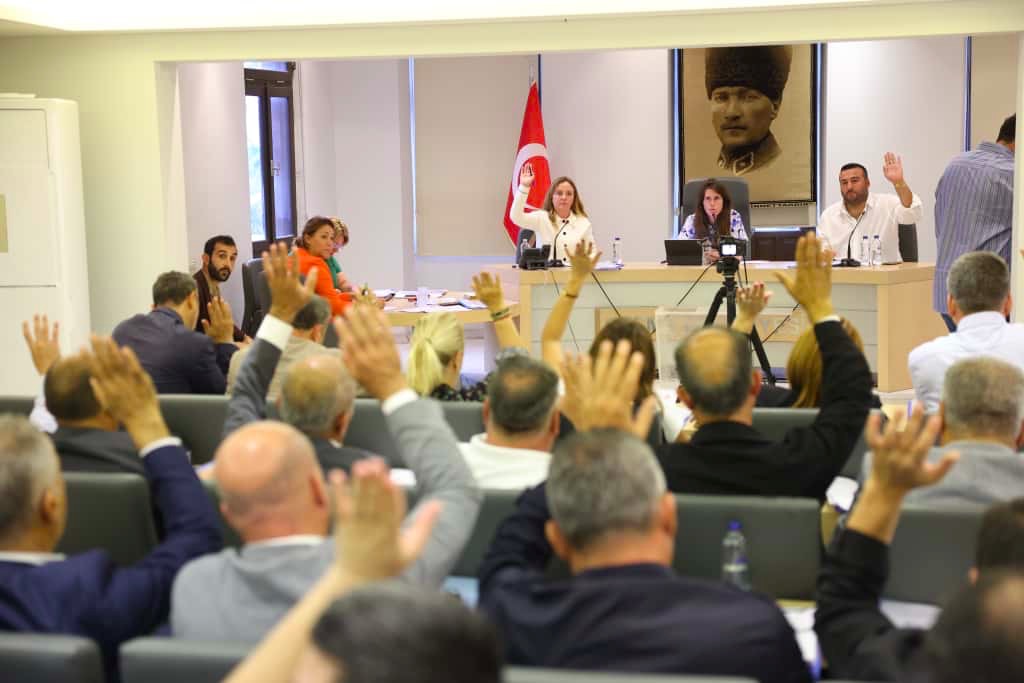 Çeşme Belediye Meclisi Ekim Ayı Toplantısında Önemli Kararlar Alındıphoto 2025 10 06 19 02 31 3