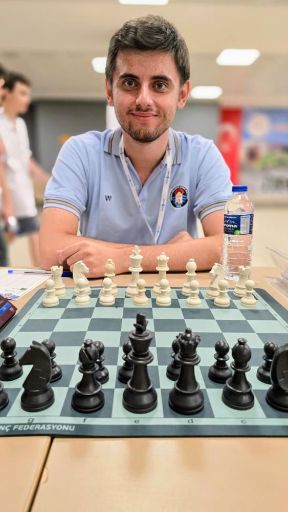 Çeşme Belediyespor Kulübü Satranç Sporcusu Talat Yıldız