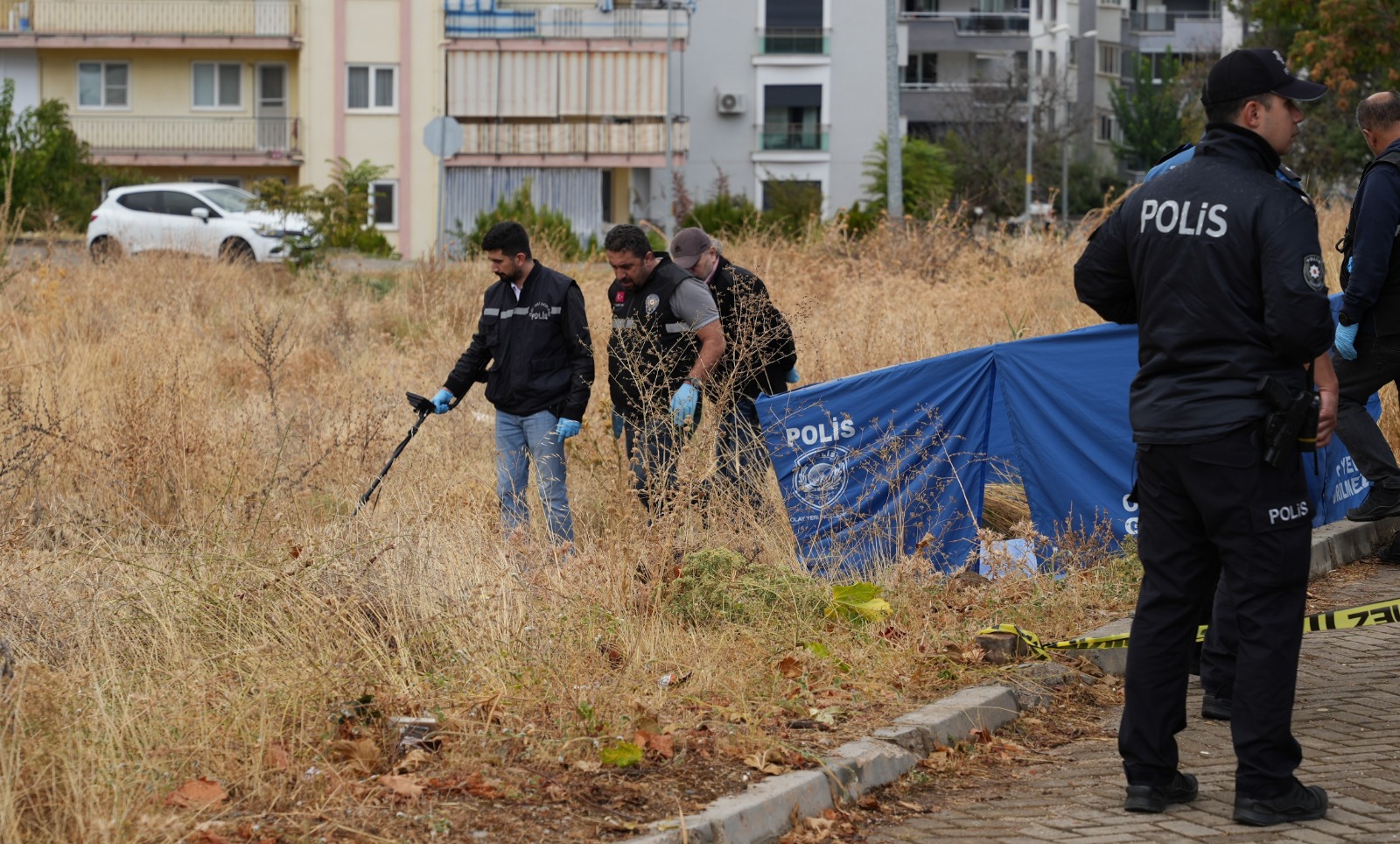 Yakınları olay yerinde gözyaşlarına boğuldu