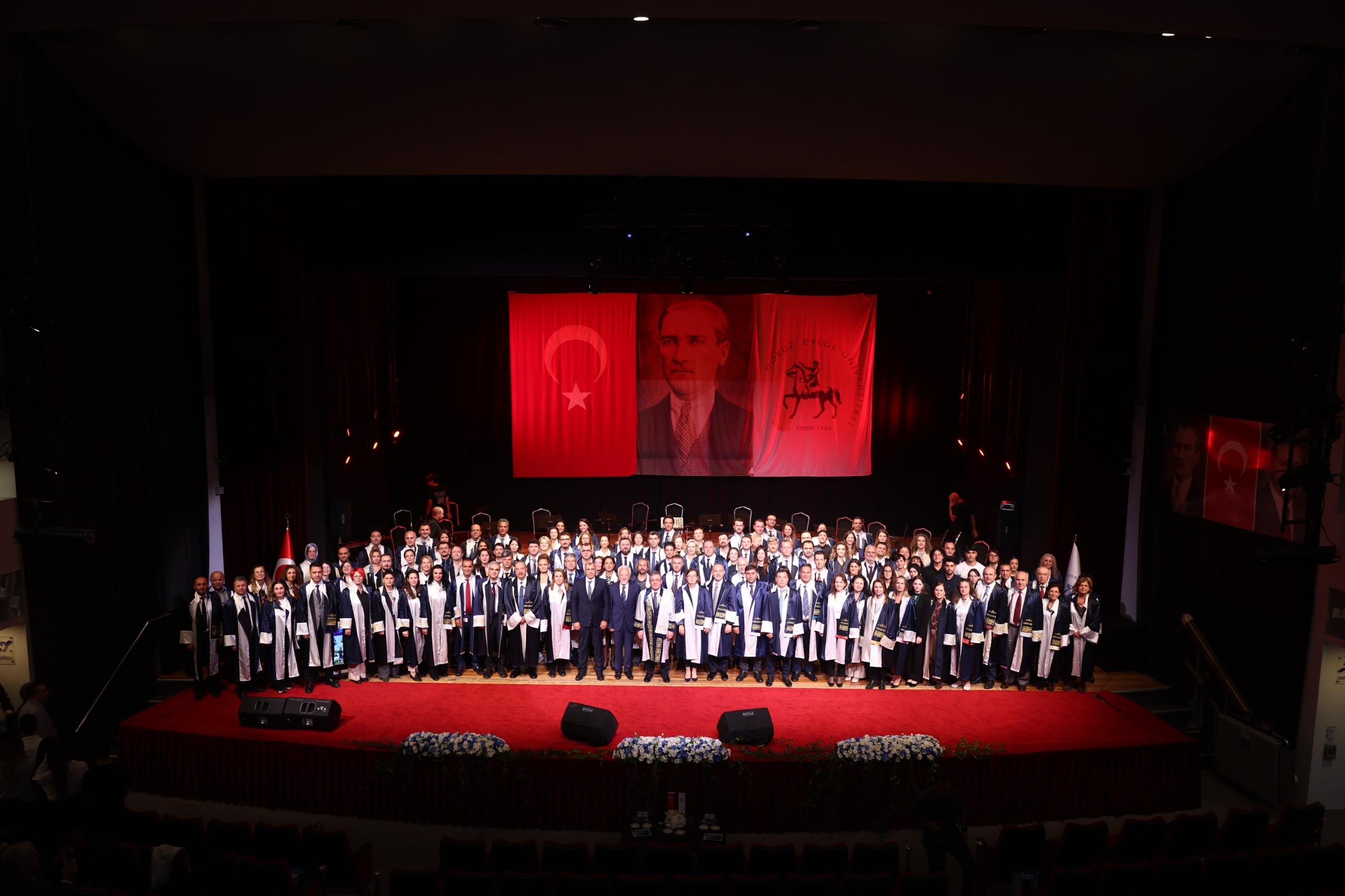 Deü'de Akademi̇k Yil Gazze Mesajiyla Açildi Sessi̇z Kalmak Tarafsizlik Deği̇l, Vebaldi̇r (5)