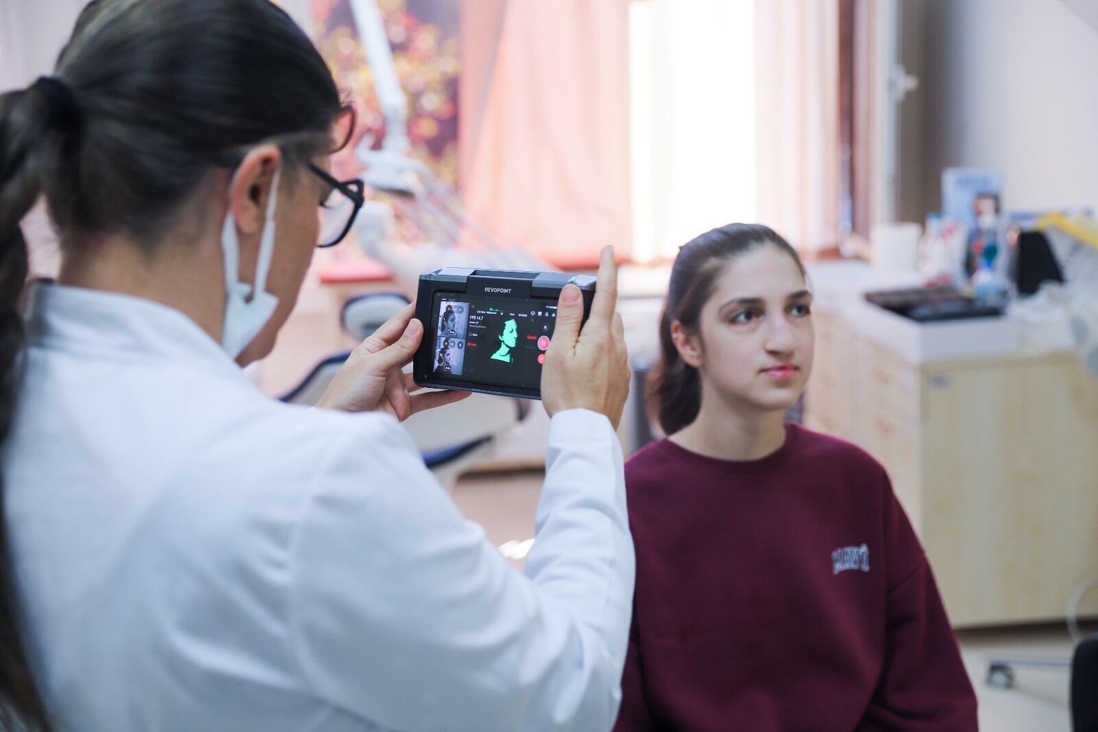 Deü'den Yarik Dudak Ve Damak Hastalarina İleri̇ Teknoloji̇yle Ücretsi̇z Hi̇zmet (1)