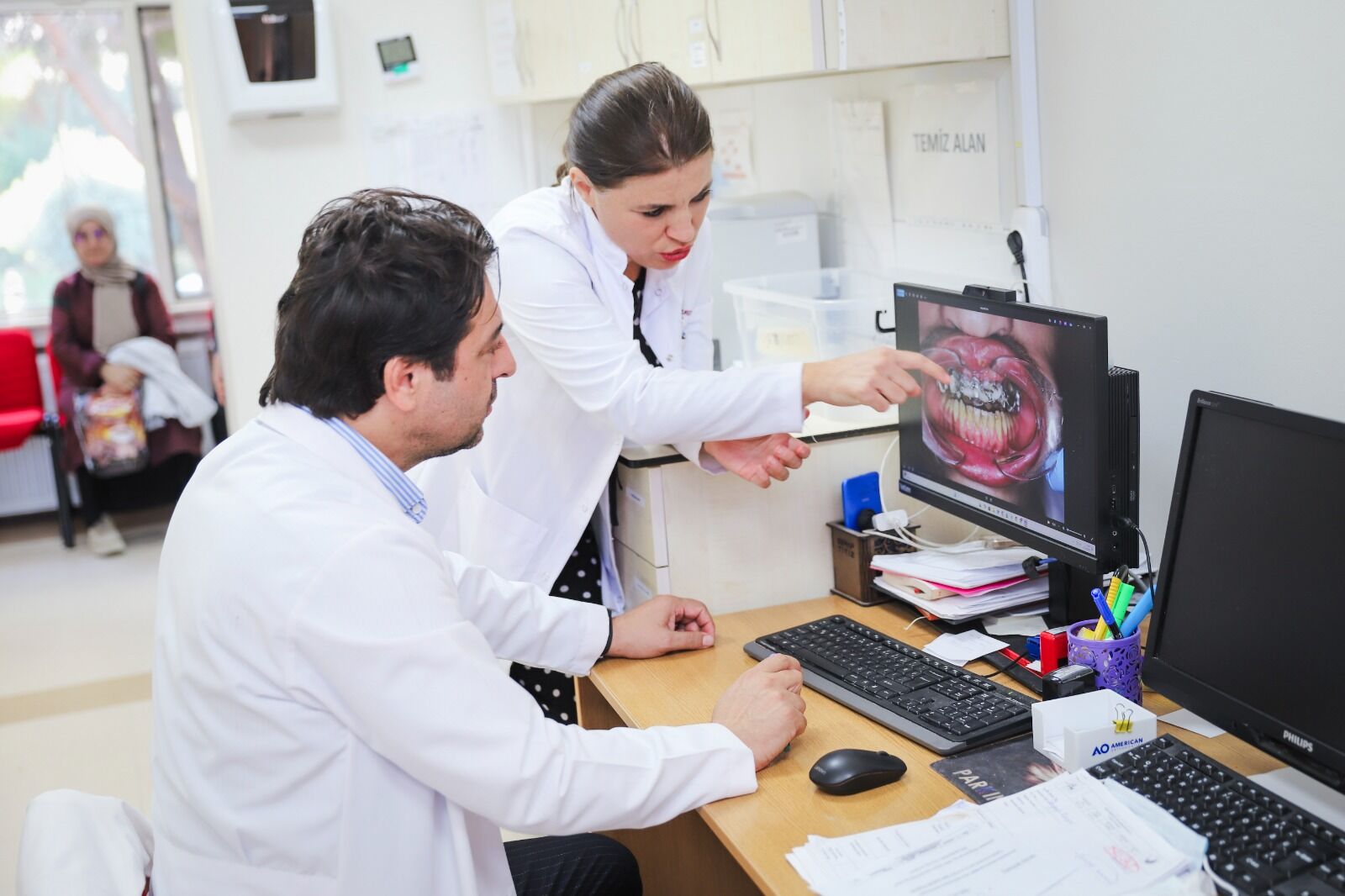 Deü'den Yarik Dudak Ve Damak Hastalarina İleri̇ Teknoloji̇yle Ücretsi̇z Hi̇zmet (2)