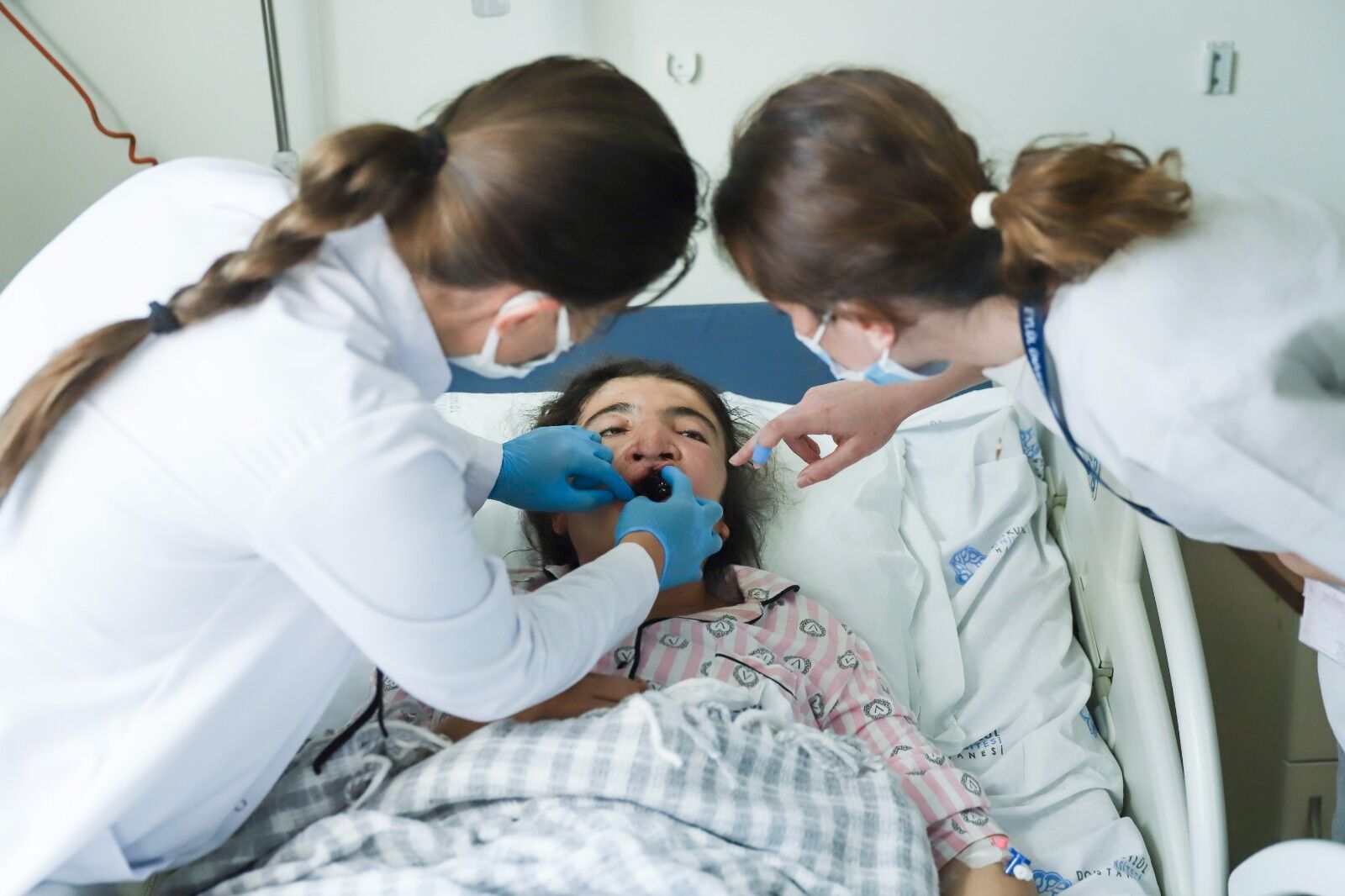 Deü'den Yarik Dudak Ve Damak Hastalarina İleri̇ Teknoloji̇yle Ücretsi̇z Hi̇zmet (3)