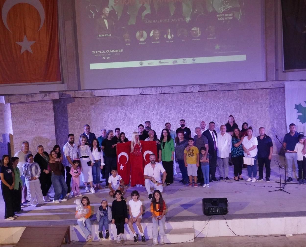 Eva Başak gecenin kapanışını marşlarla ve merhamet mesajıyla yaptı