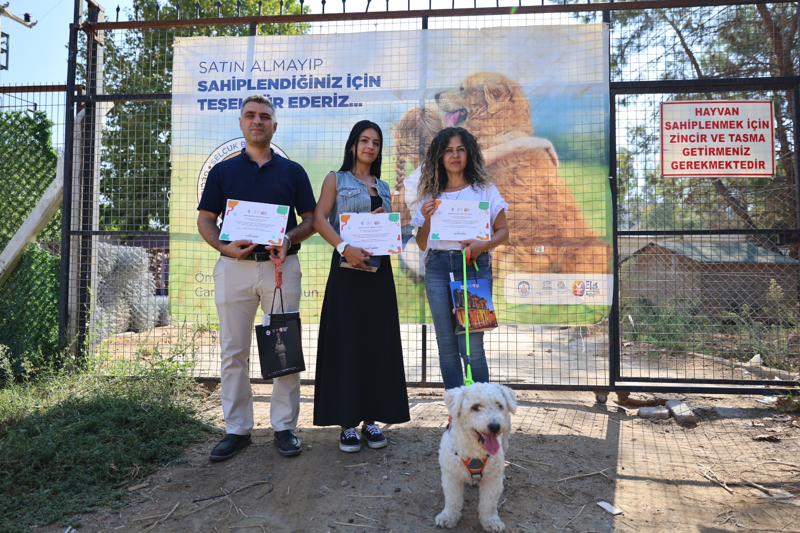 Efes Selçuk’ta 4 Eki̇m’de Anlamli Mesaj Satin Alma, Sahi̇plen (2)