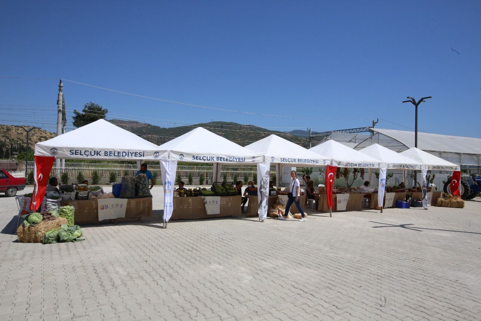 Efes Tarlası Yaşam Köyü Üretici Pazarı (3)