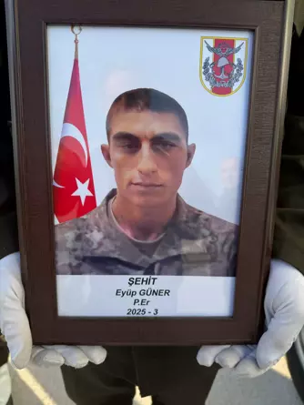 Eğitim Sırasında Şehit Olan Askerin Cenazesi 1