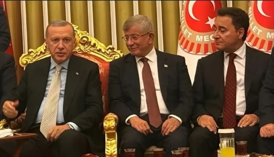 Bu kareye yönelik CHP içinden tepkiler hız kesmiyor