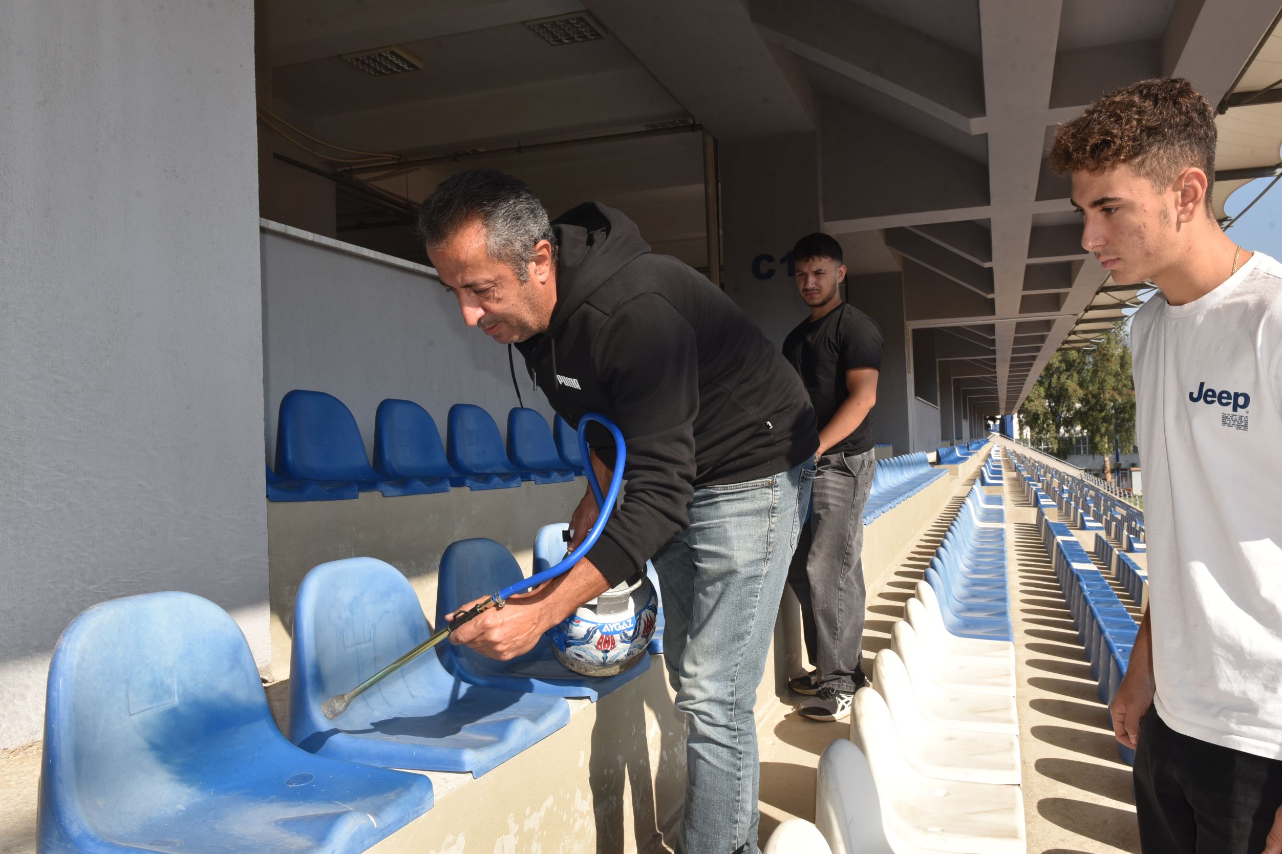 Eü Bayındır Meslek Yüksekokulu Öğrencileri 20 Mayıs Stadını Yeni Sezona Hazırladı (25)