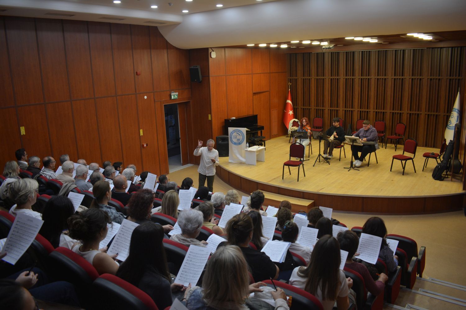 ++++Eü Klasik Türk Müziği Koro Topluluğu, 33 Yıllık Müzik Geleneğini Sürdürdü (3)