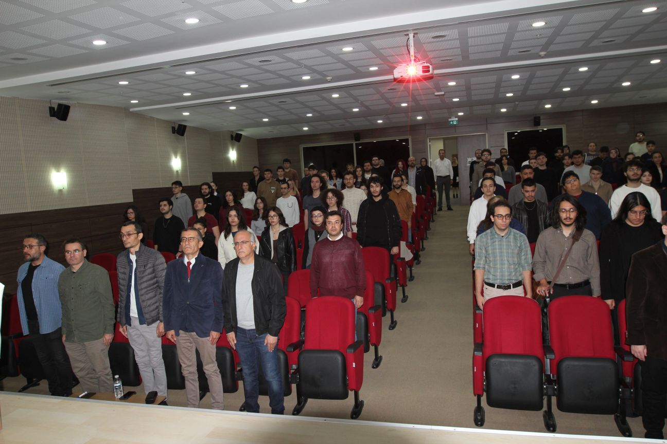 ++Eü’de “Atatürk’ün Barış Politikası” Konuşuldu (2)