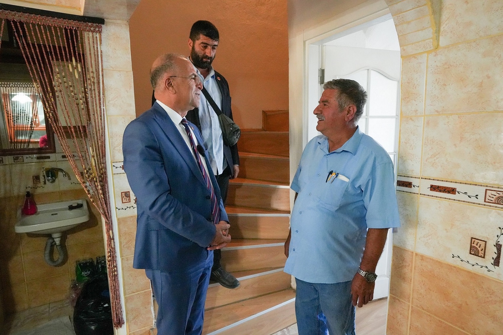 Gaziemir Belediyesi’nden Yangında Zarar Gören Evlere Yardım Eli (3)