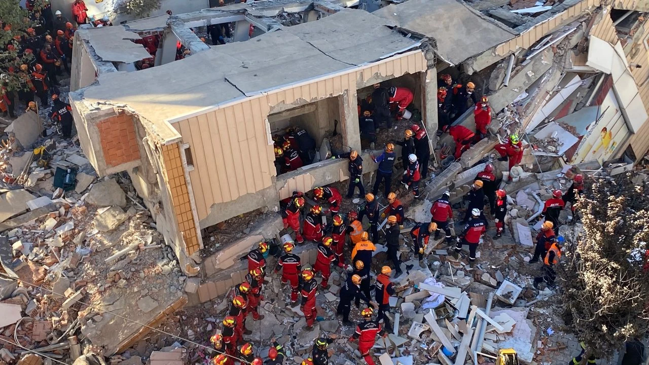 Gebze Çöken Bina Enkazı