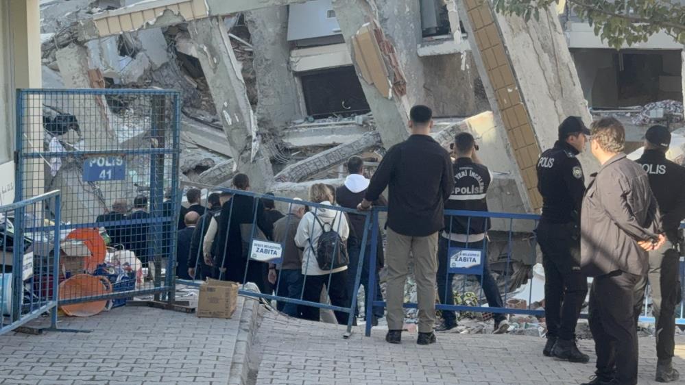 Gebze Çöken Binada Inceleme 1