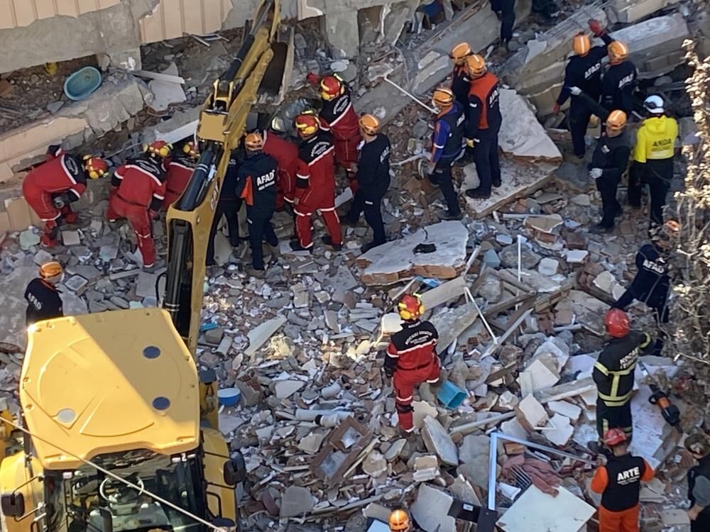 Gebze Çöken Binanın Enkazı 1