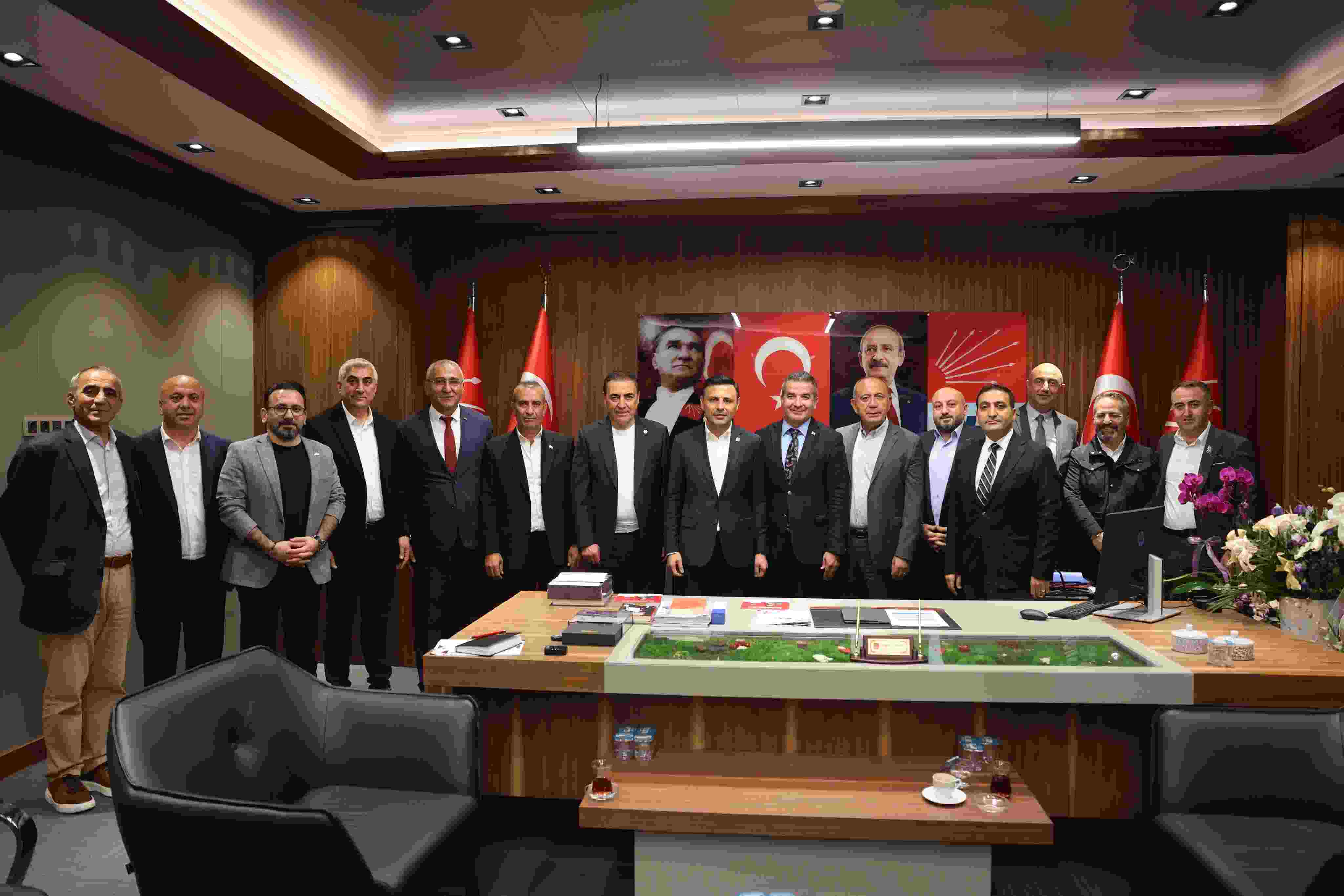 Gürsel Tekin'den Özgür Çelik'e tebrik ziyareti