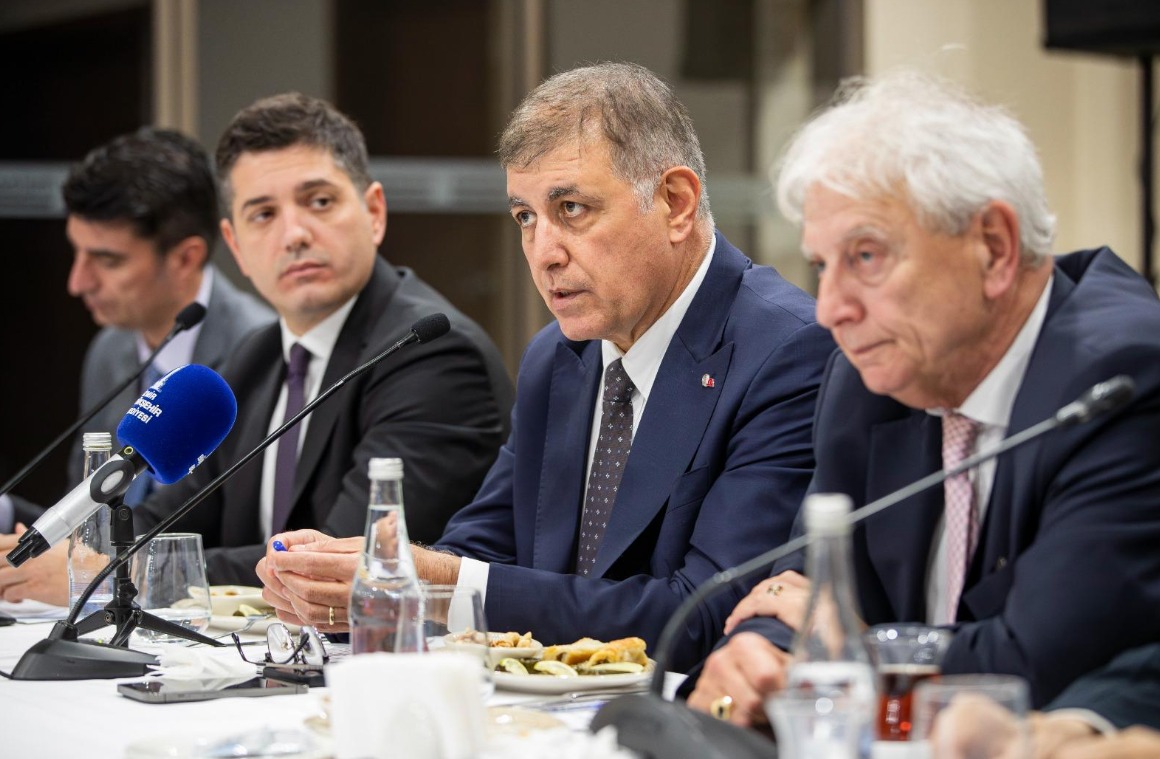 Başkan Tugay'dan su tüketimine dair stratejik yaklaşım