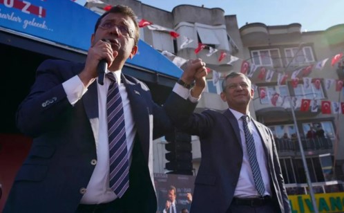 Ekrem İmamoğlu ve Özgür Özel