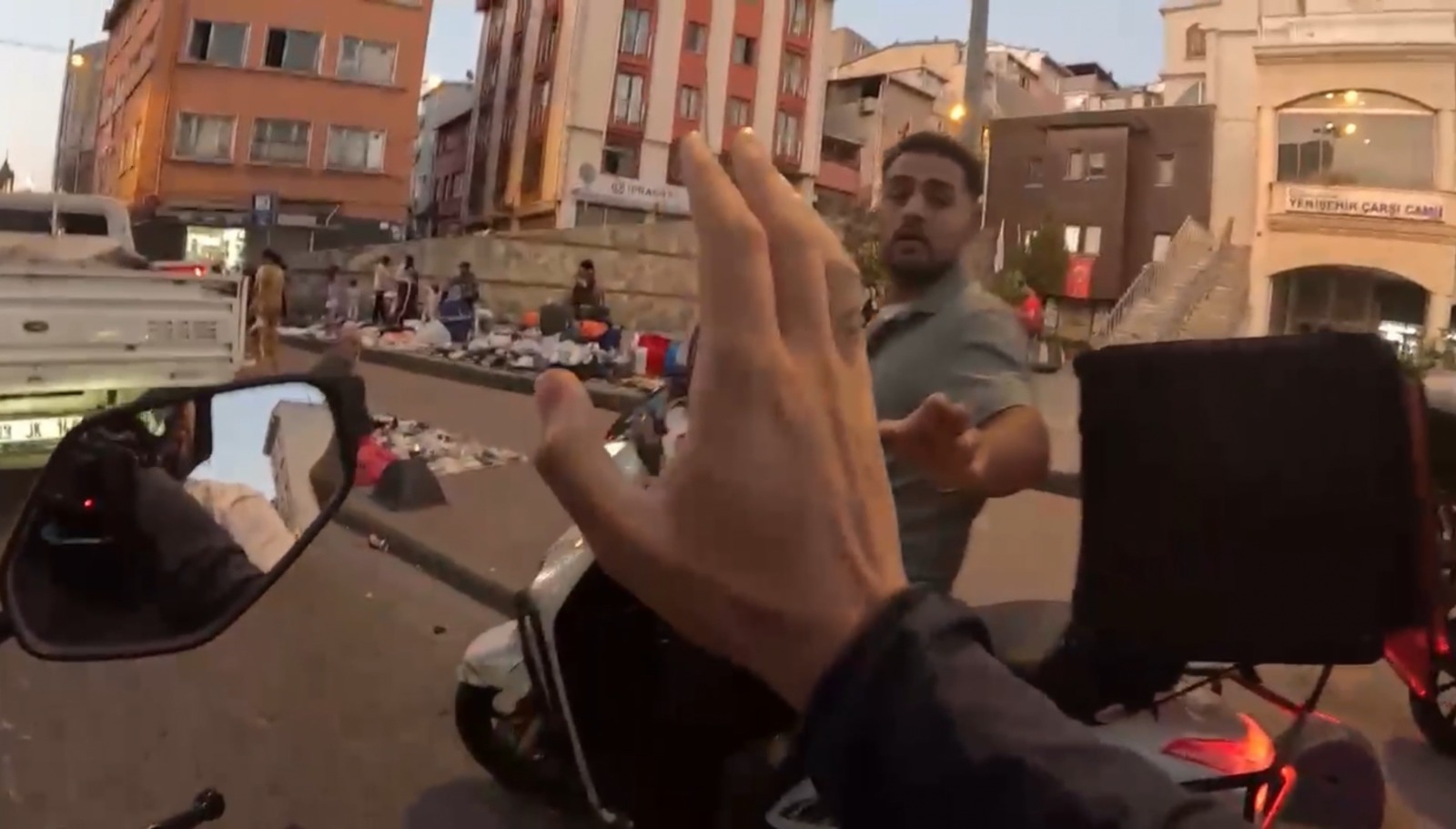 Saldırı ve kaçış anları kamerada