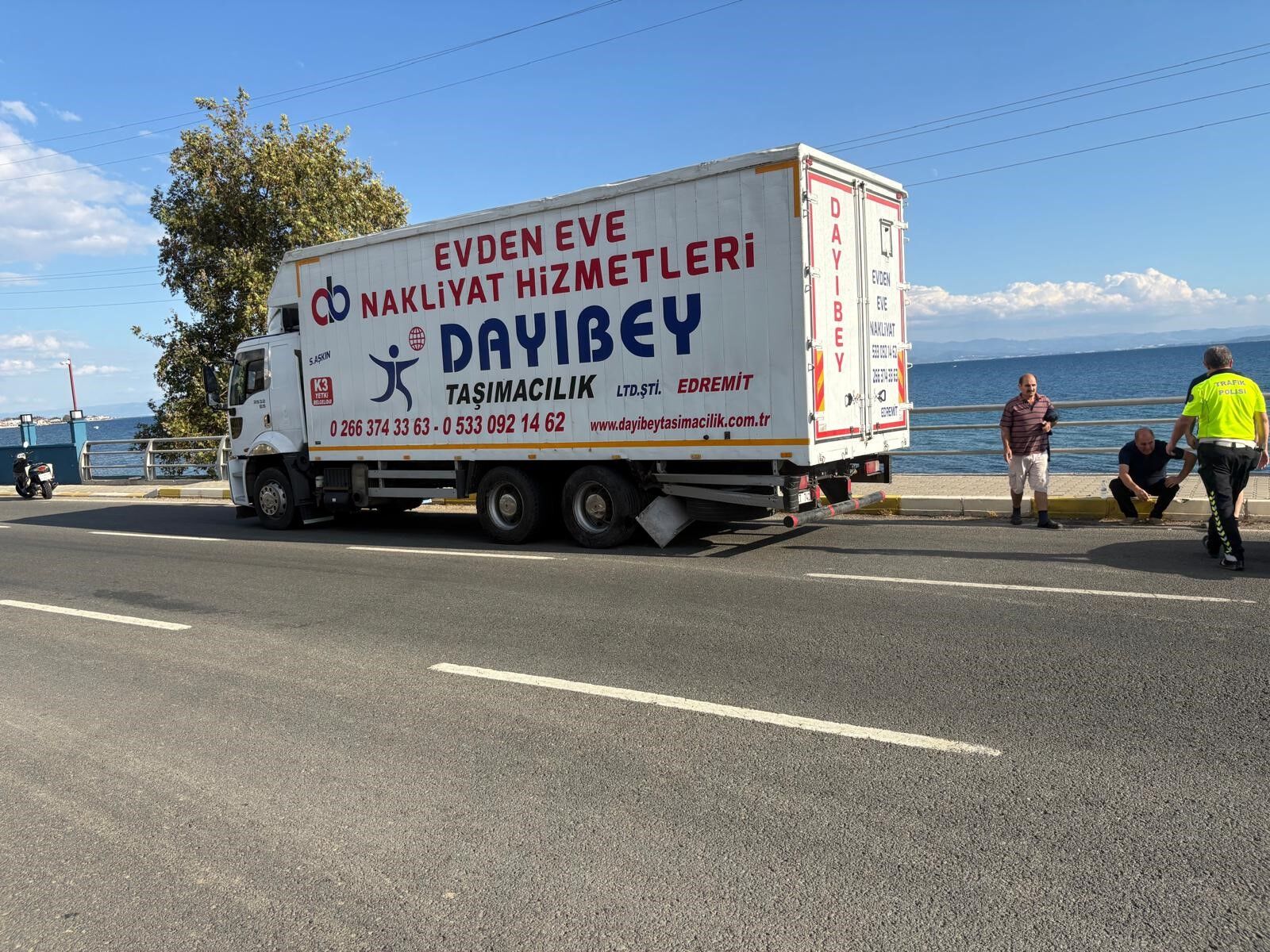 Yaralılar hastaneye sevk edildi