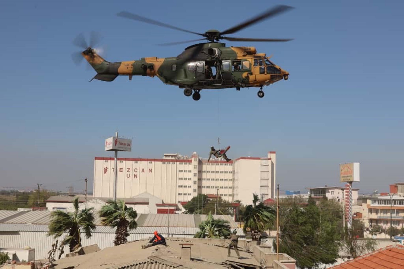 Helikopterli kurtarma operasyonu gerçeği aratmadı