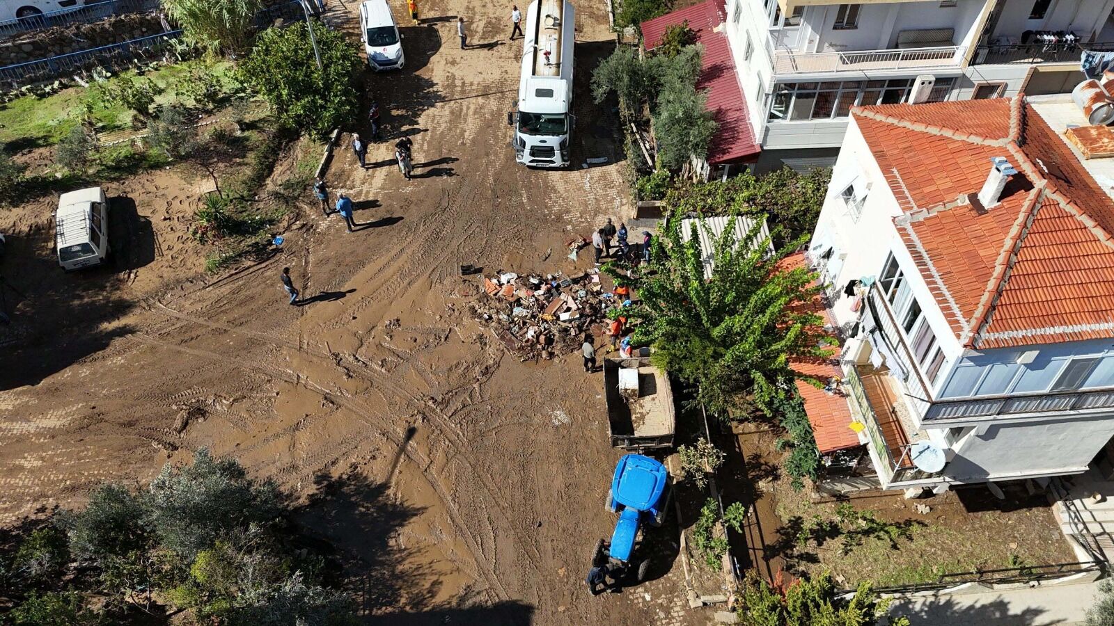 Kuraklık ve sel: Toprağın su emme yeteneği kayboluyor