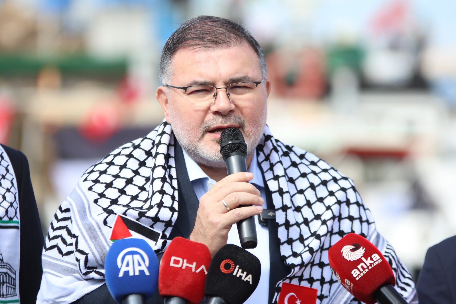 "İsrail zulmün tarafında: Bizleri yıldıramaz"