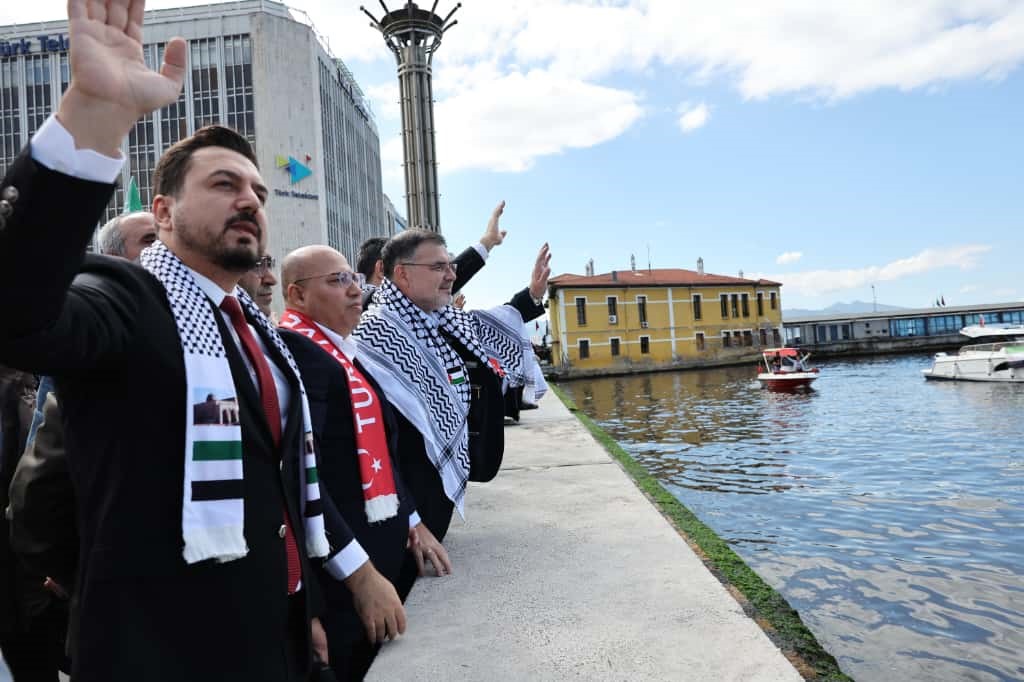 "İsrail zulmün tarafında: Bizleri yıldıramaz"