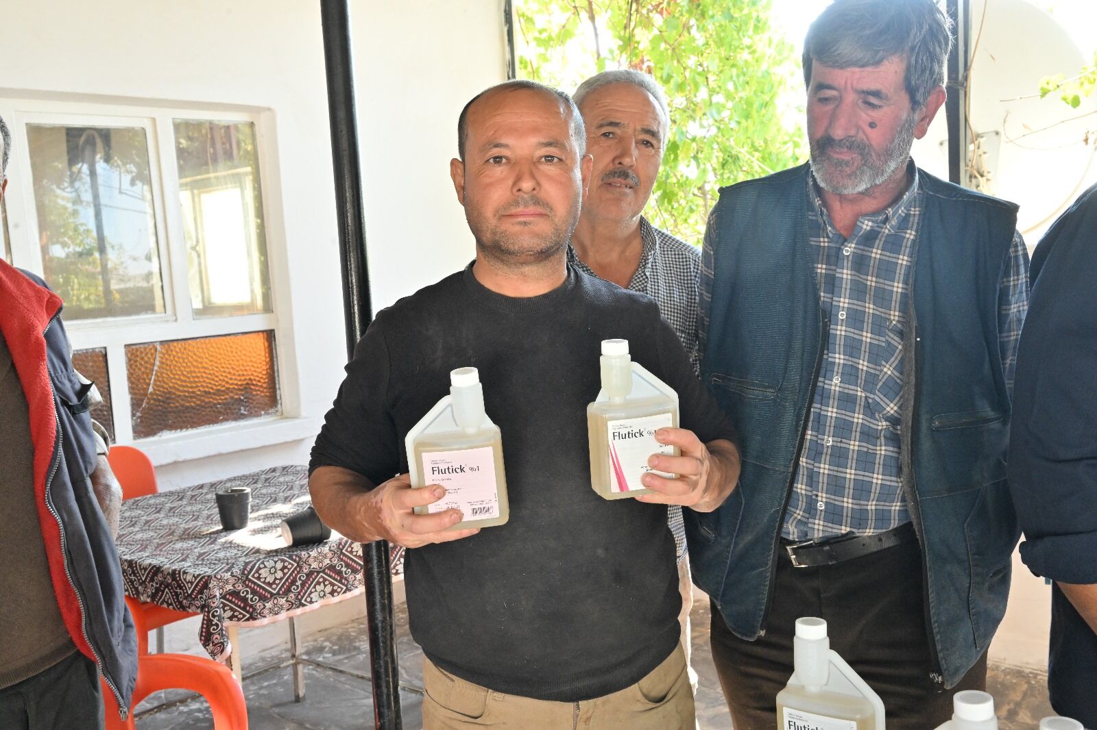 Kkka Riskine Karşı Büyükşehir’den Yuntdağı Üreticilerine İlaç Ve Eğitim Desteği (6)