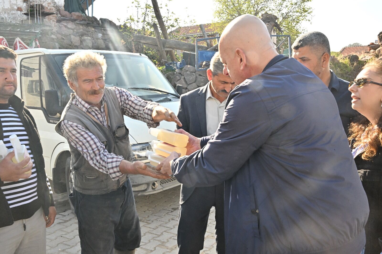 Kkka Riskine Karşı Büyükşehir’den Yuntdağı Üreticilerine İlaç Ve Eğitim Desteği (8)