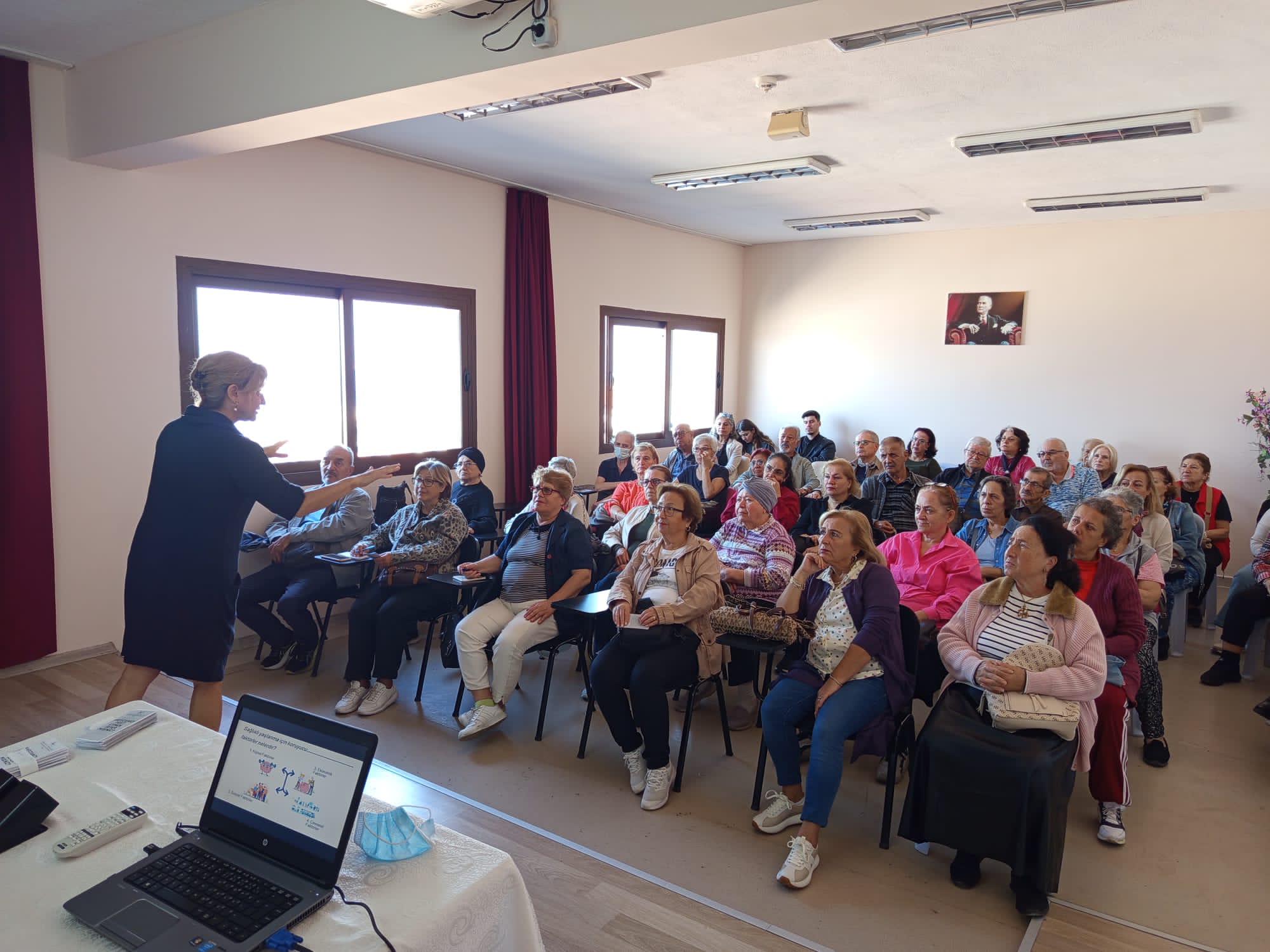 Konak’ın İleri Yaş Merkezinde Seminerler Devam Ediyor (2)