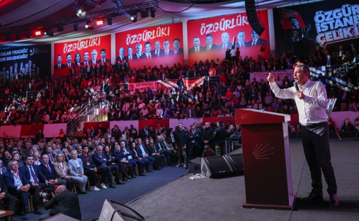 CHP'de Özgür Özel'in tek aday olarak kurultaya gitmesi bekleniyor