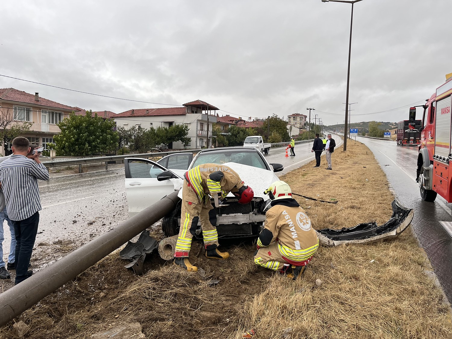 Trafik tek şeride düştü, hasar büyük