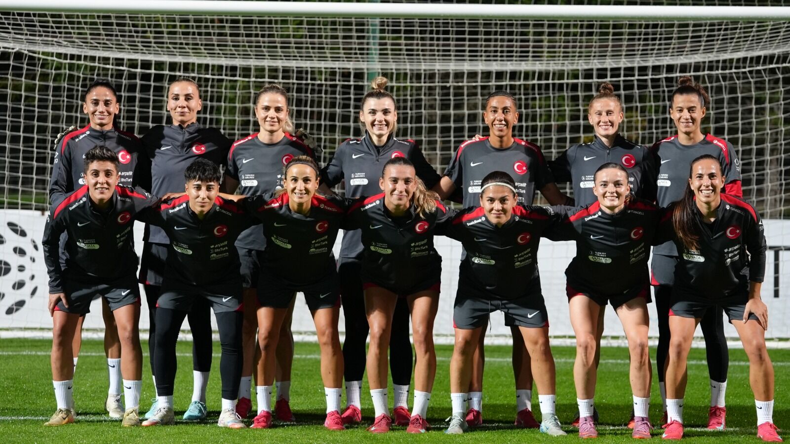 Rövanşın adresi: Gürsel Aksel stadı